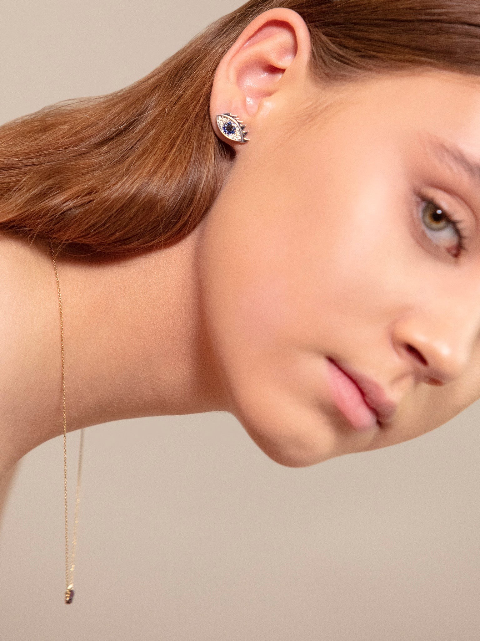 Eyes on me stud earring